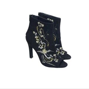 Carlos By Carlos Santana Peep Toe Floral Embroidered Heels 6.5
